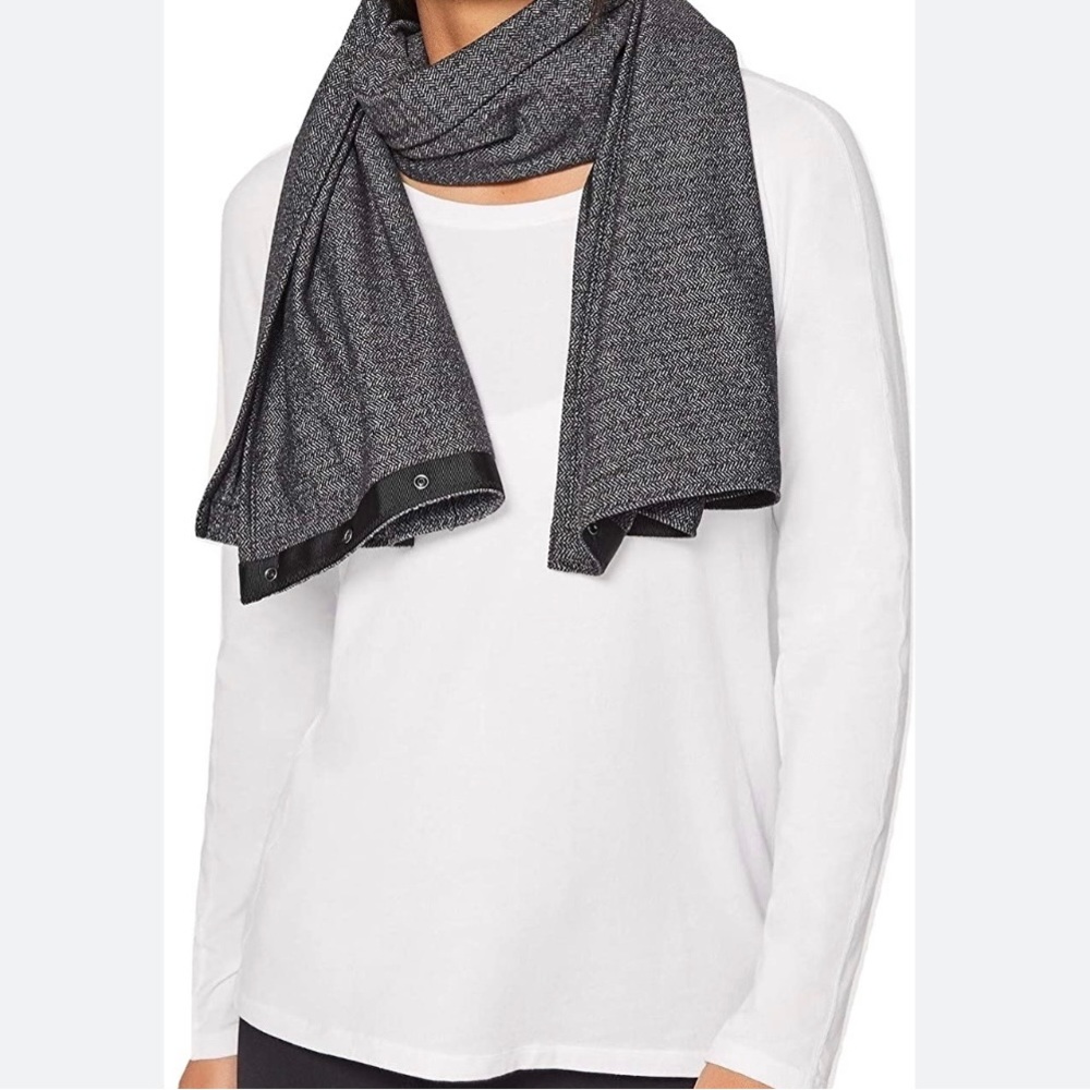 lululemon athletica Black Heather Knit Scarf